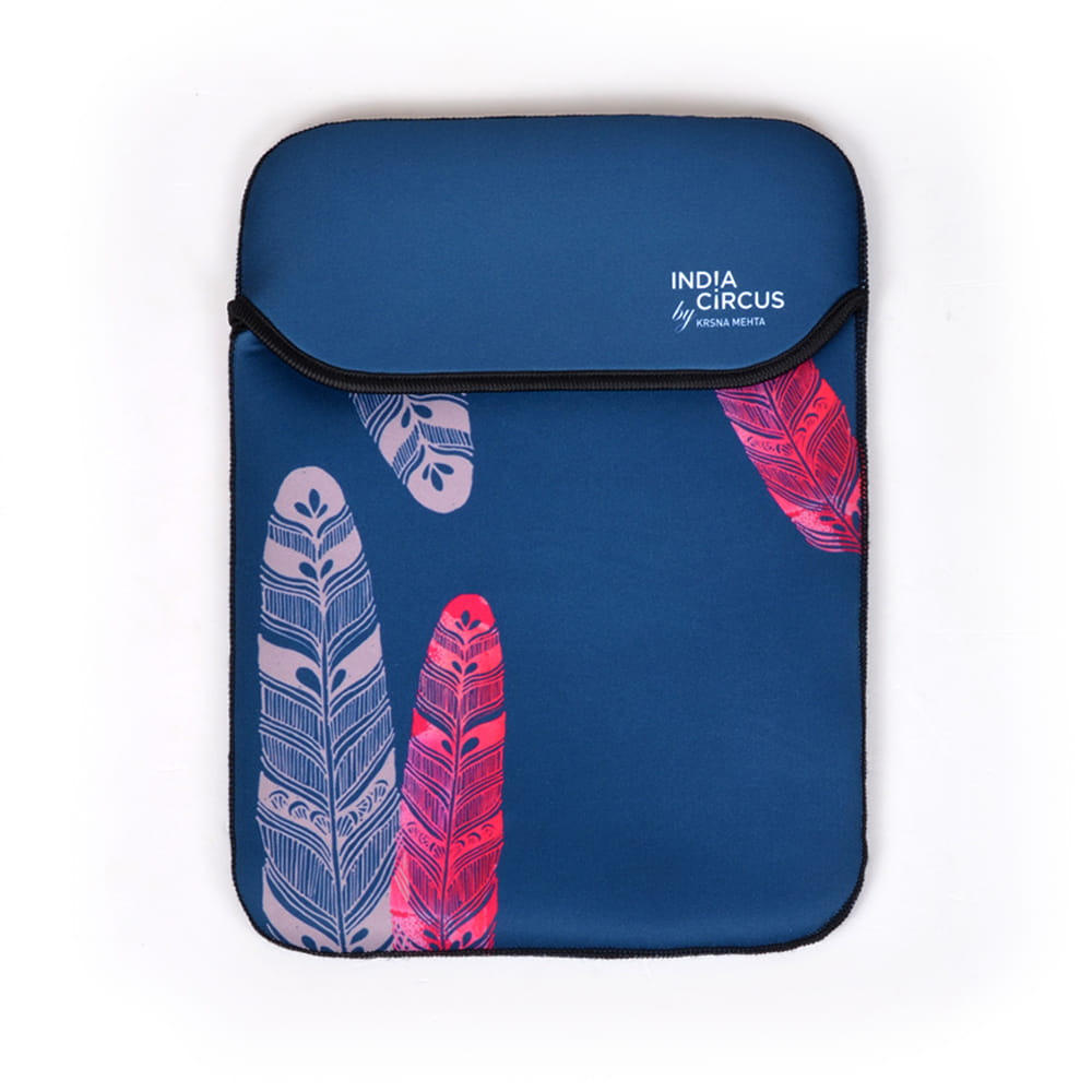 Fluttering Feather iPad / Tablet Sleeve