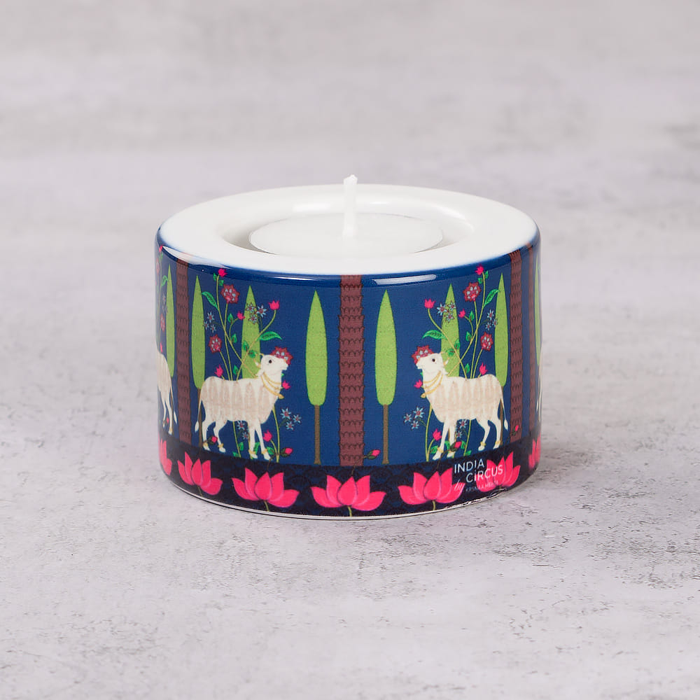 Herd of Arecacea Tea Light Holder