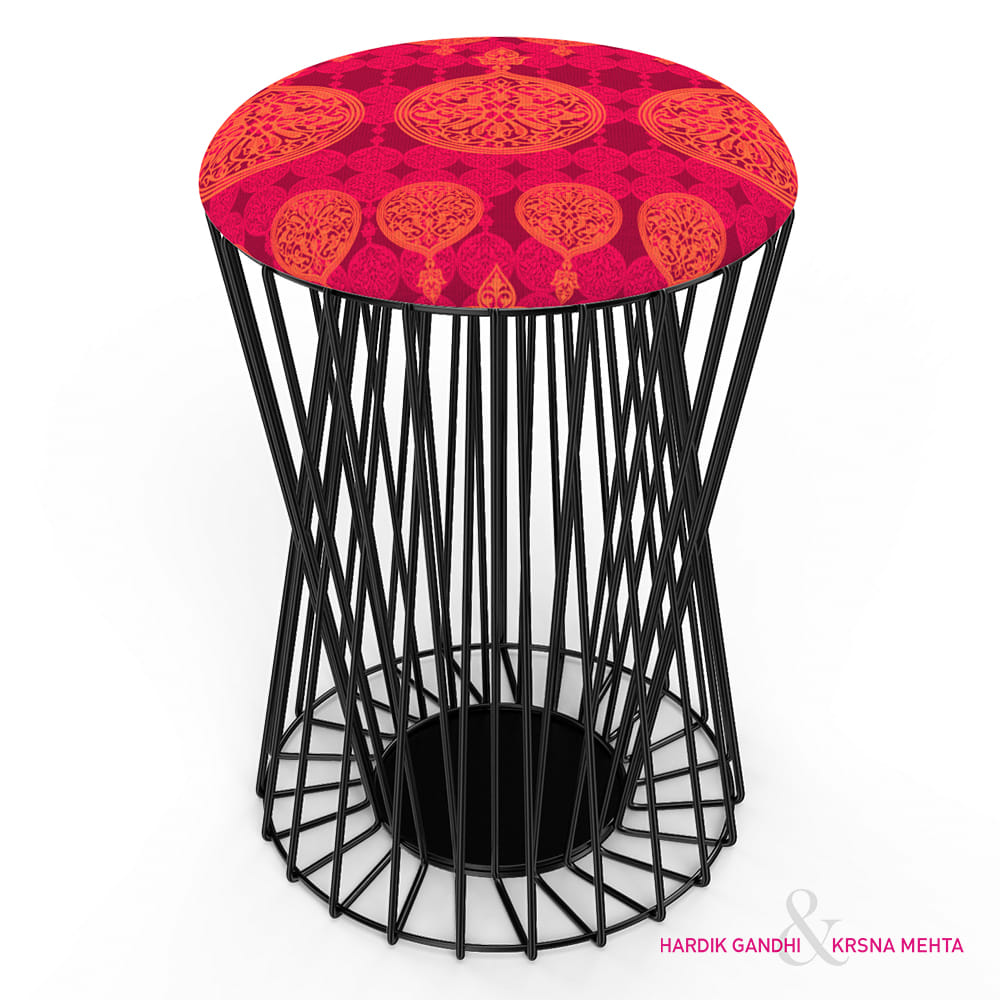 Carved Circles Wiro Stool