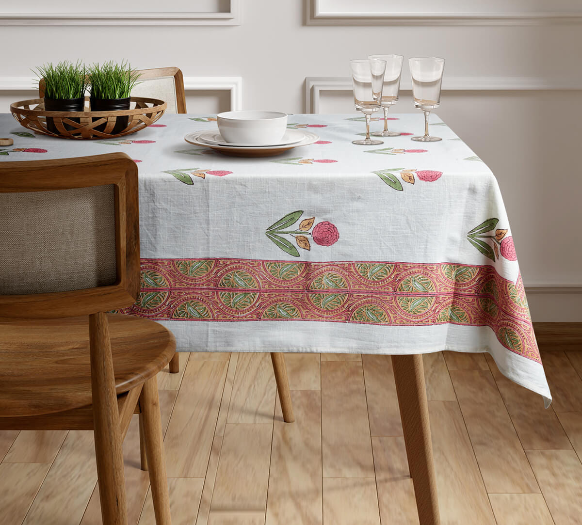 Botanical Beauty Table Cover