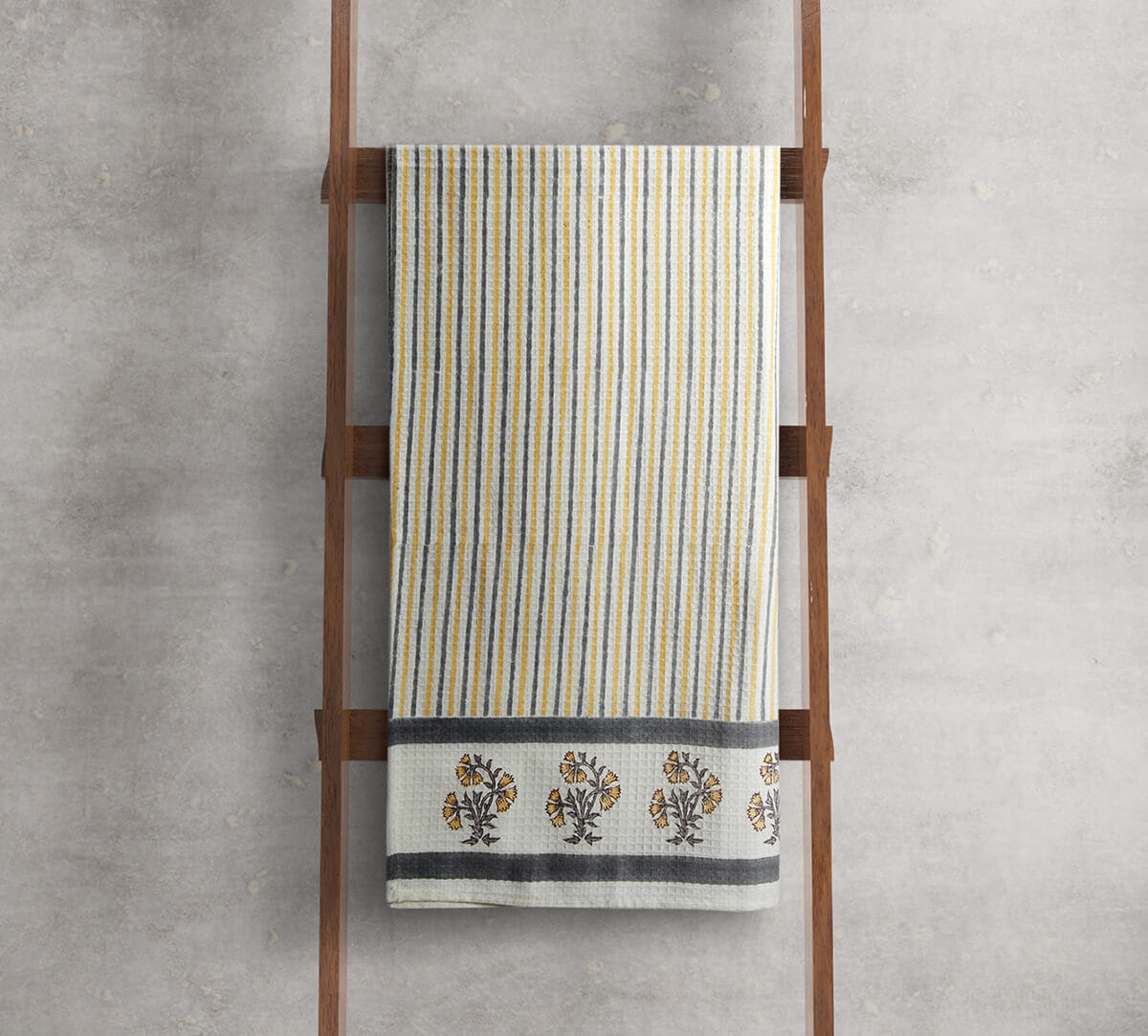 Hue Harmony Bath Towel