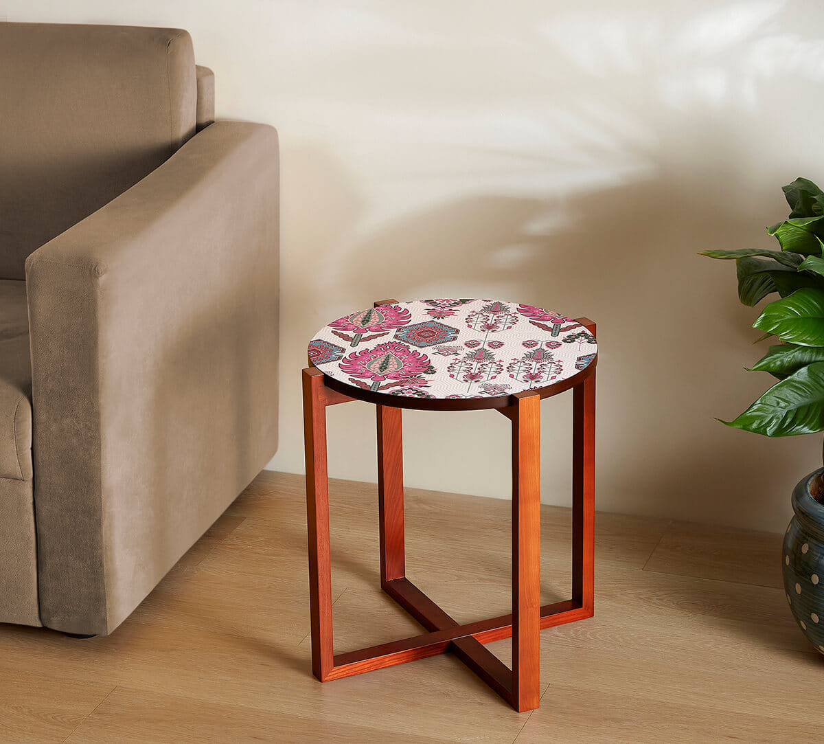 Mystifying Dazzle Round Table