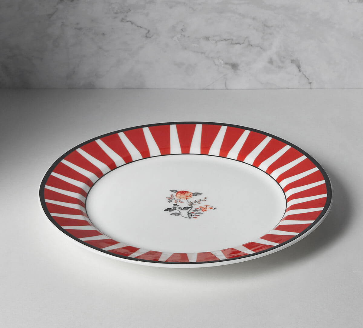 Onyx Elegance Dinner Plate