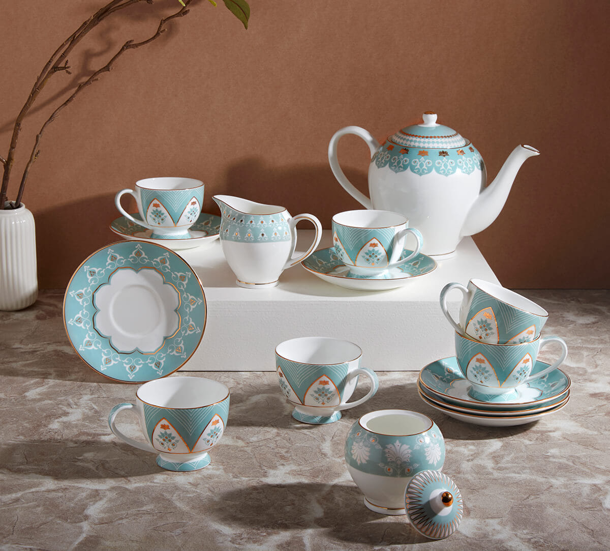 Regal Romance Tea Set