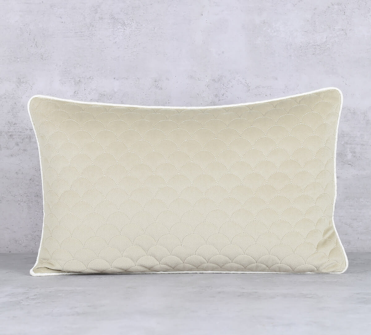 Rolling Dunes Scallop Quilted Cushion Cover