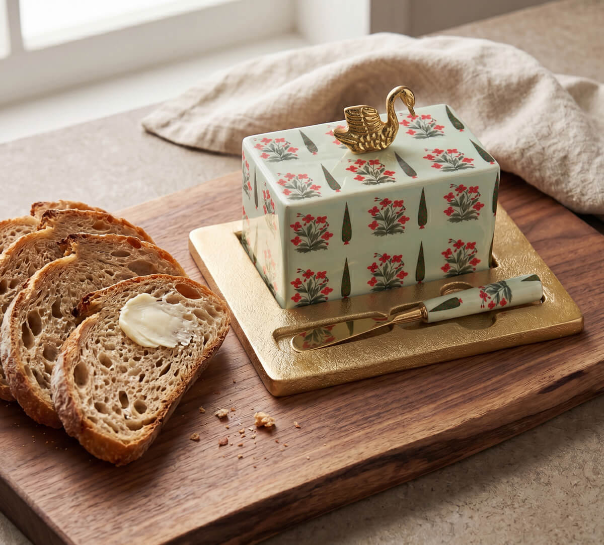 Royal Courtyard Butter Dish with Butter Knife