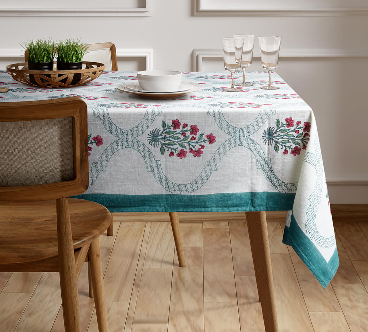 Springtime Splendour Table Cover