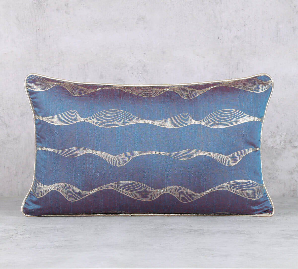 Syzigium Foils Metallic Print Cushion Cover