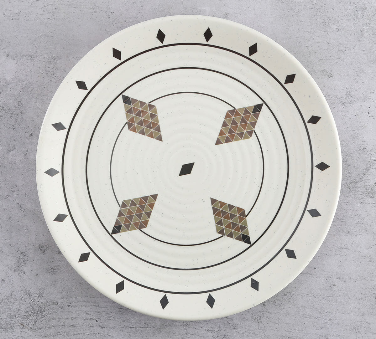Diamond Motifs Dinner Plate