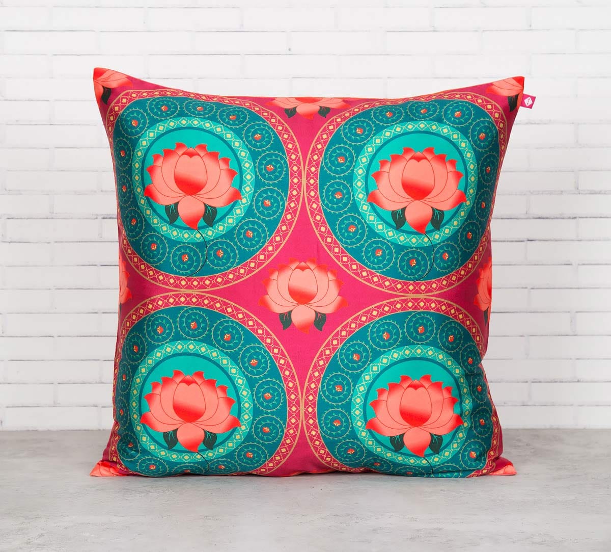 Platter Symmetry Blended Taf Silk Cushion Cover
