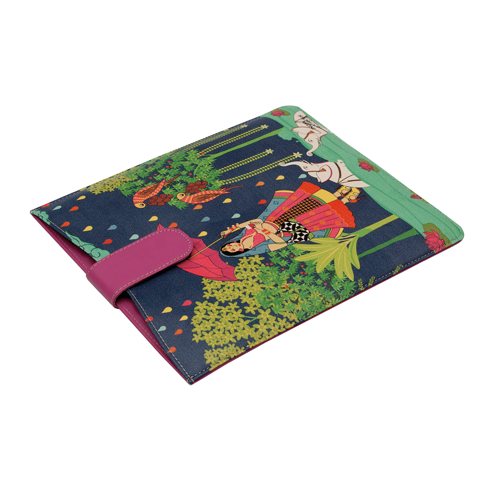 Queen Walk iPad / Tablet Sleeve