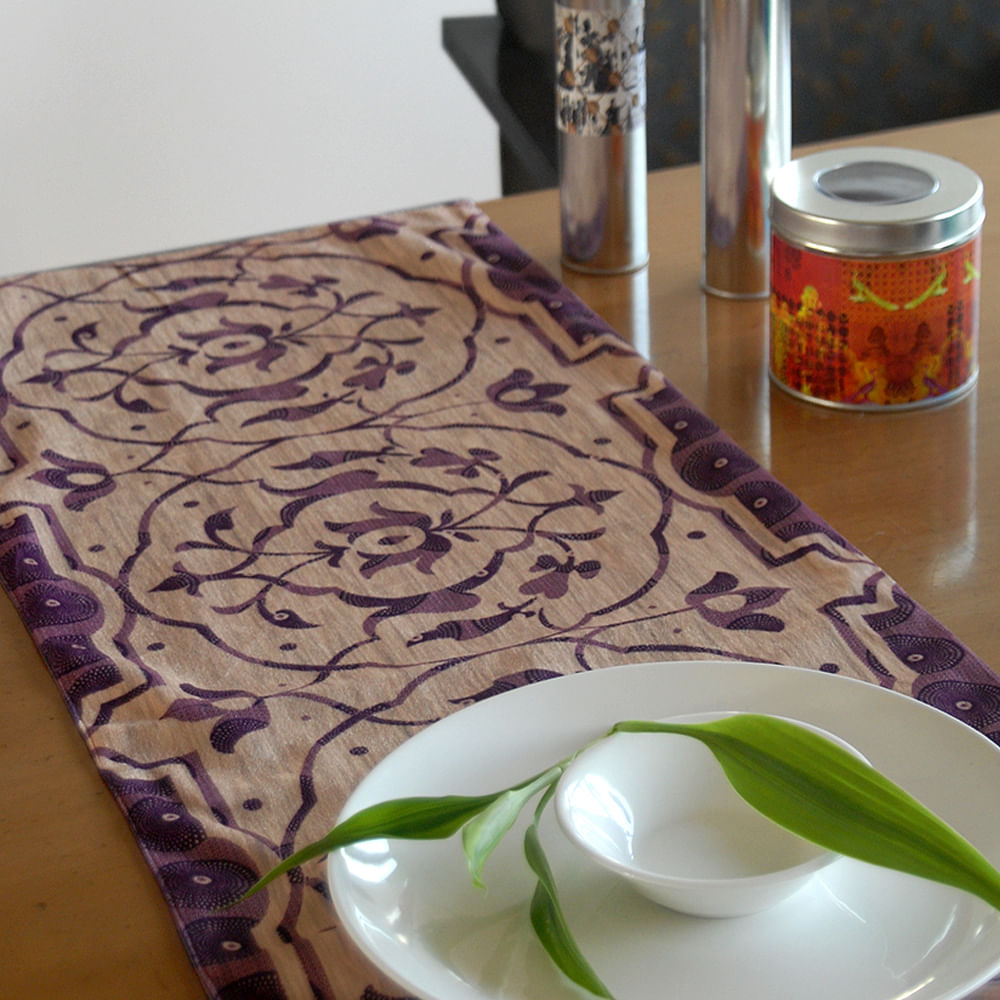  Elegant Carvings Table Runner