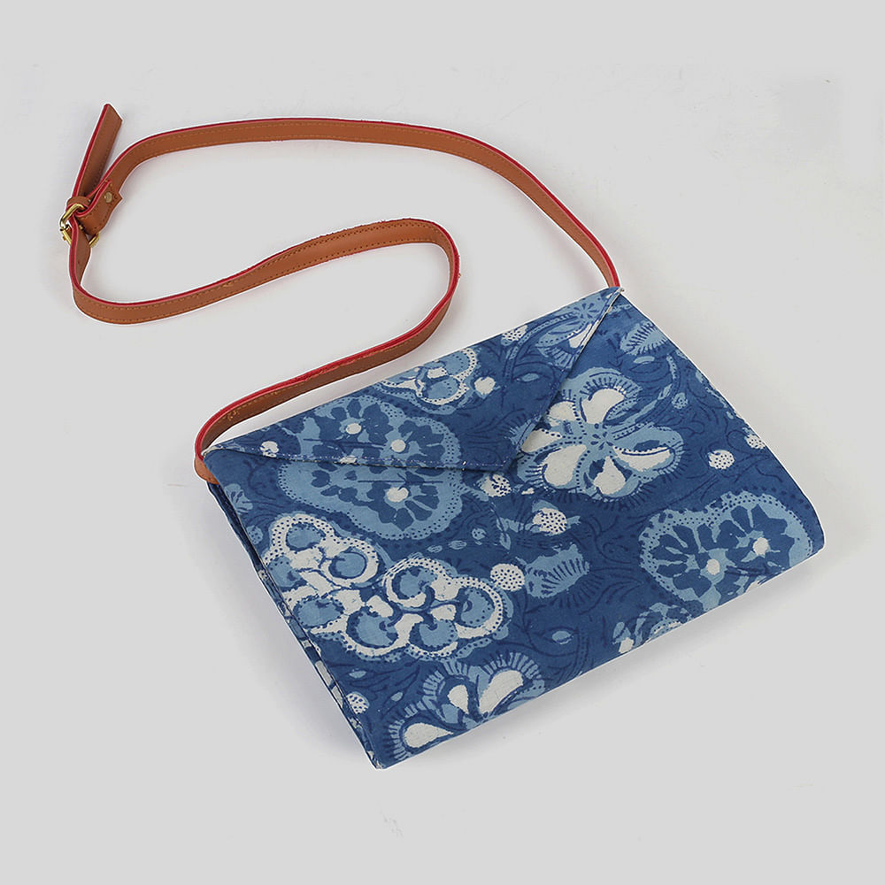 Aqua Affair Sling Bag