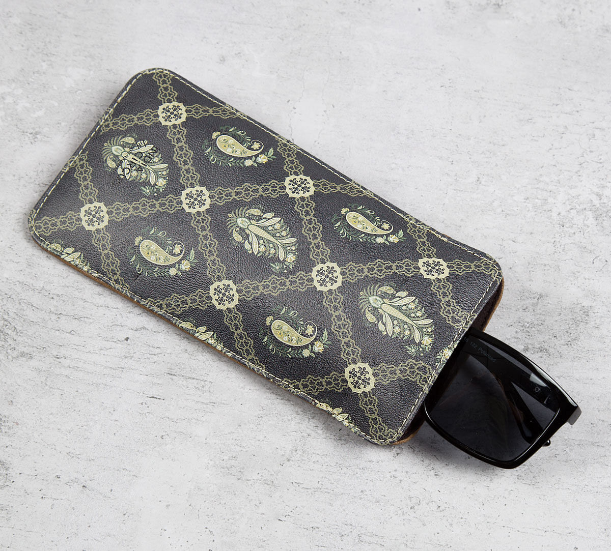 Feathers of Twilight Spectacle Case
