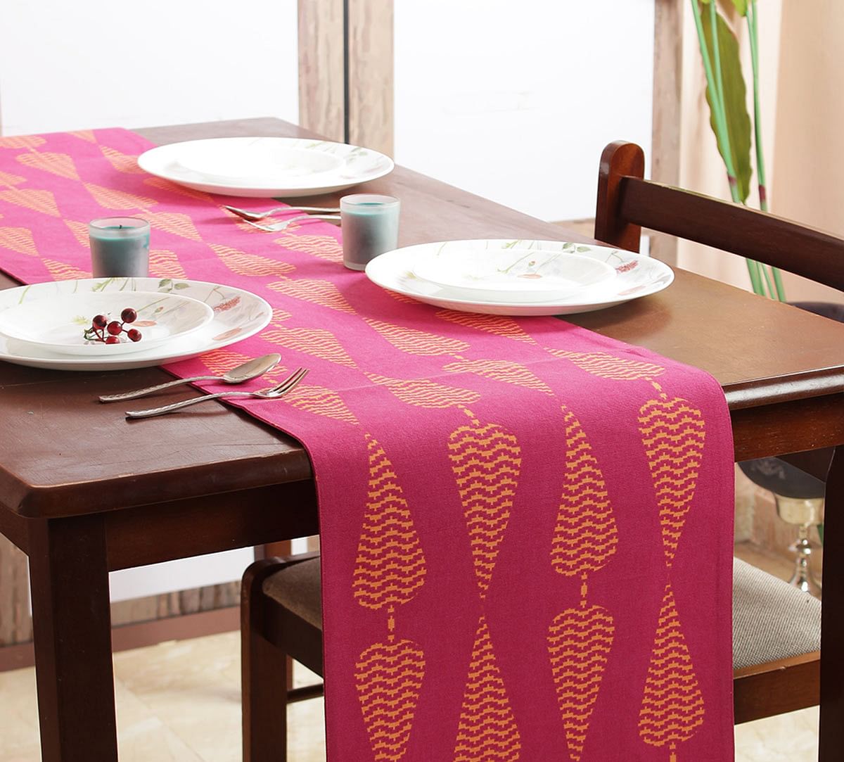 India Circus Conifer Spades Bed and Table Runner