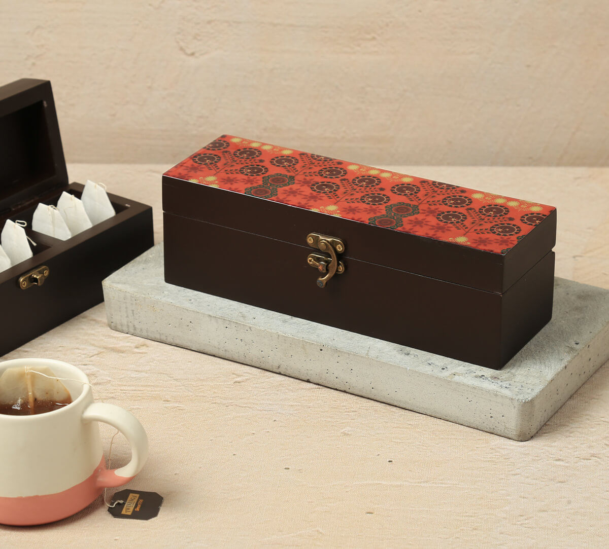 India Circus by Krsnaa Mehta Raceme Rosettes Tea Bag Orgainser