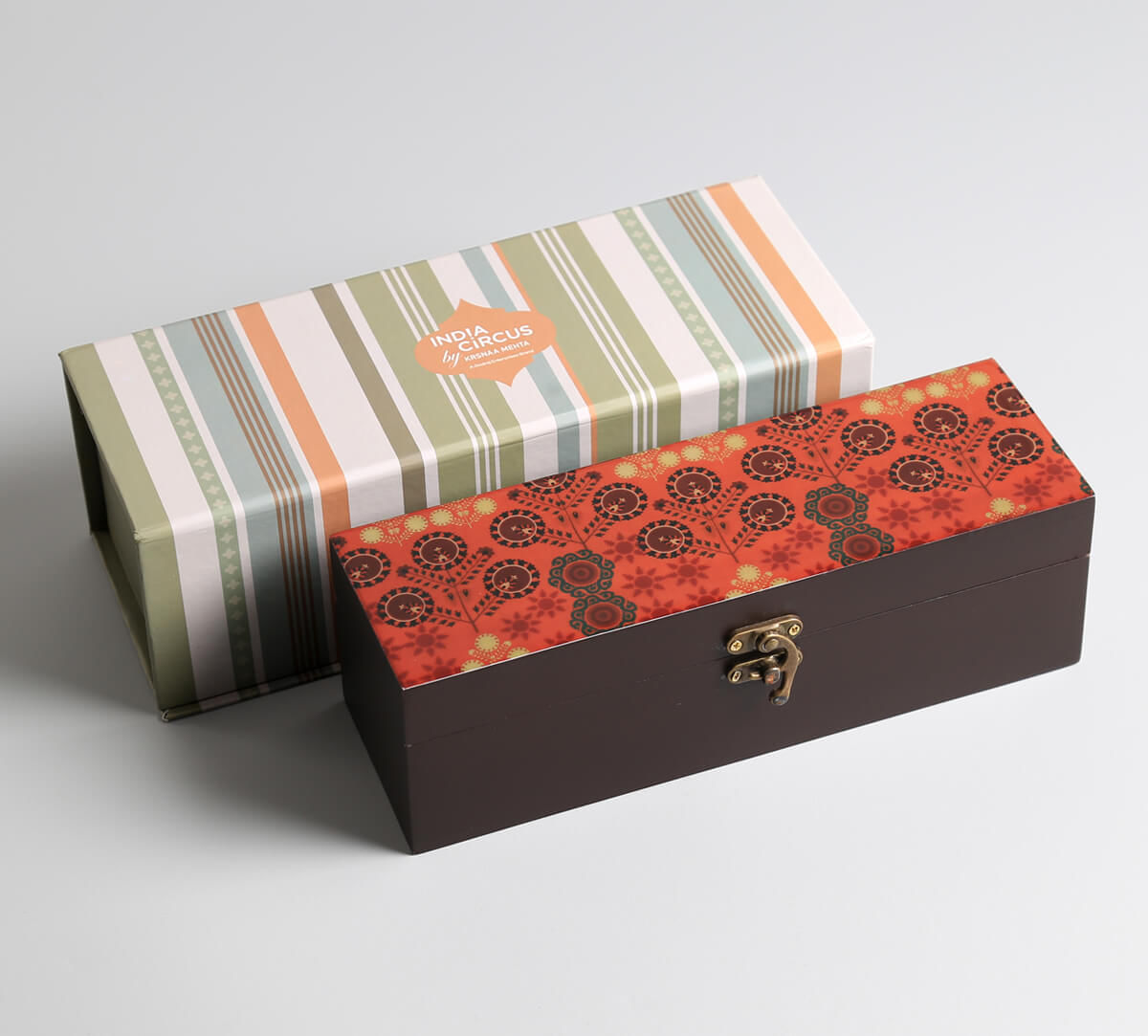 India Circus by Krsnaa Mehta Raceme Rosettes Tea Bag Orgainser