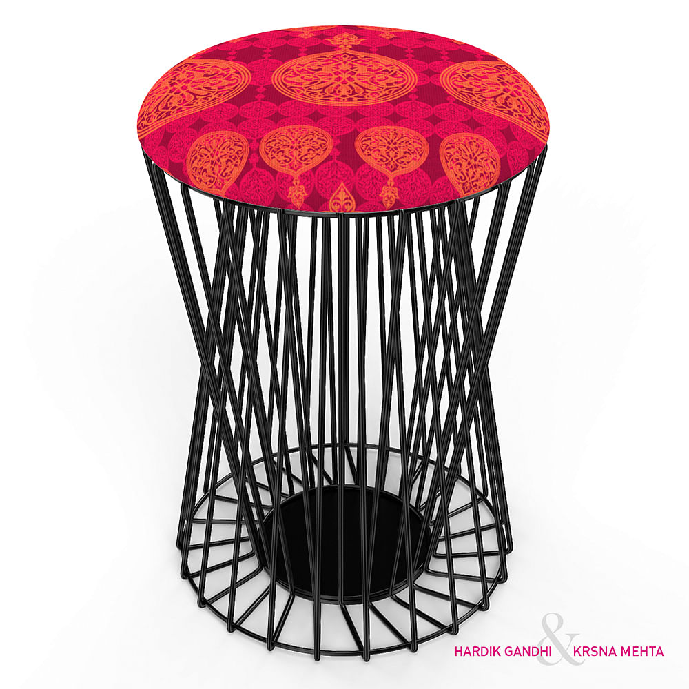 Carved Circles Wiro Stool
