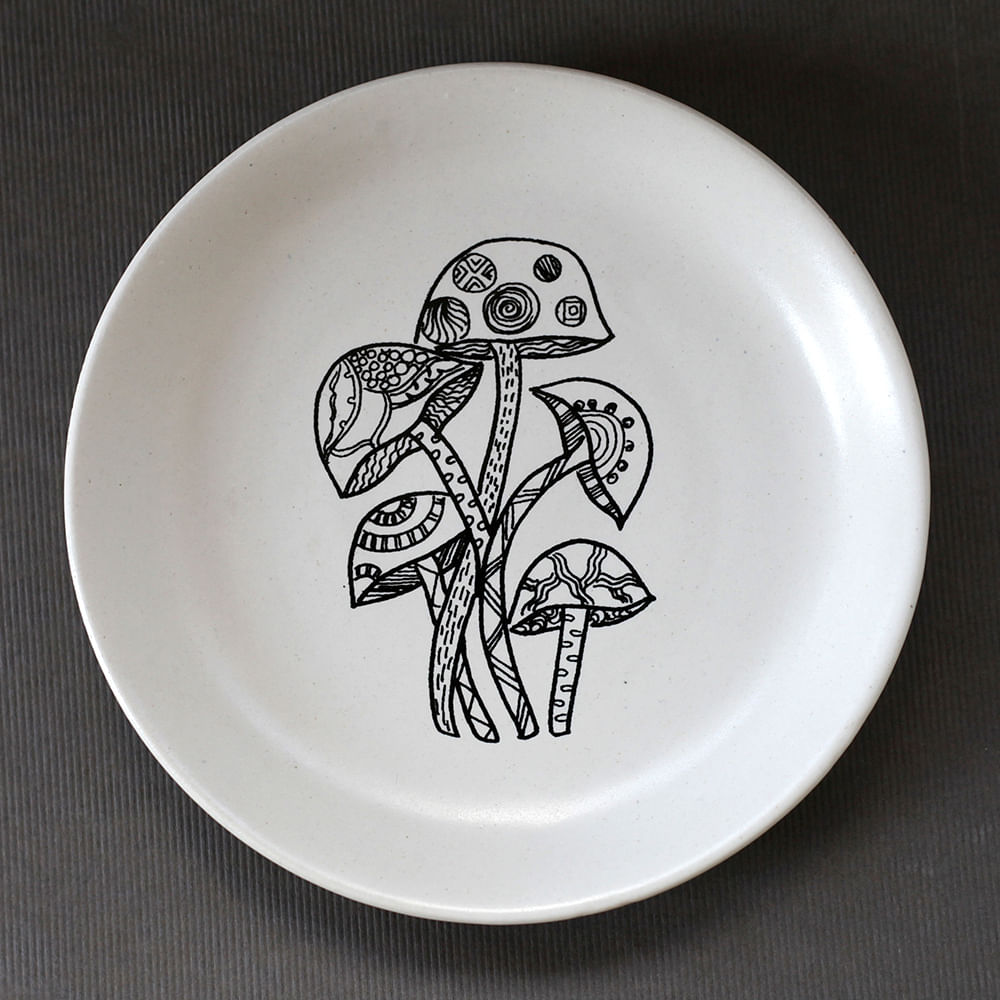 Flora & Fauna Round Platter (Set of 4)