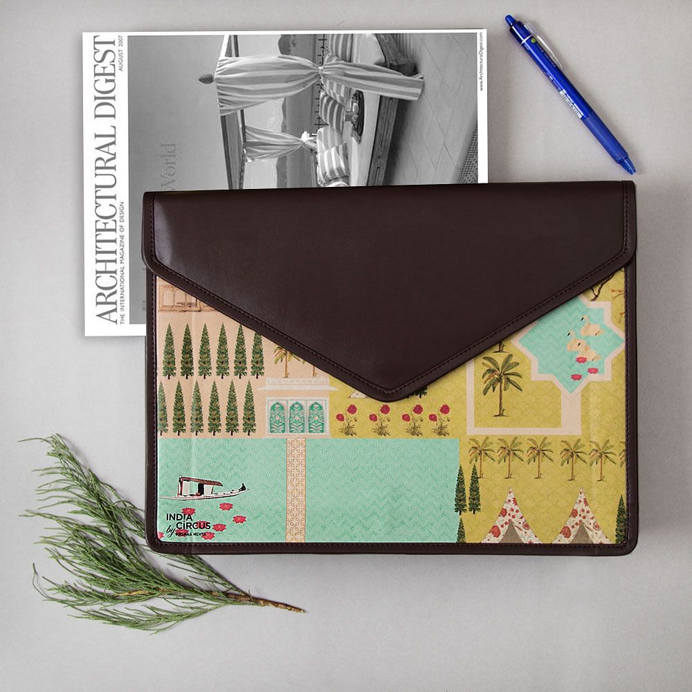 Maze Garden Document Holder