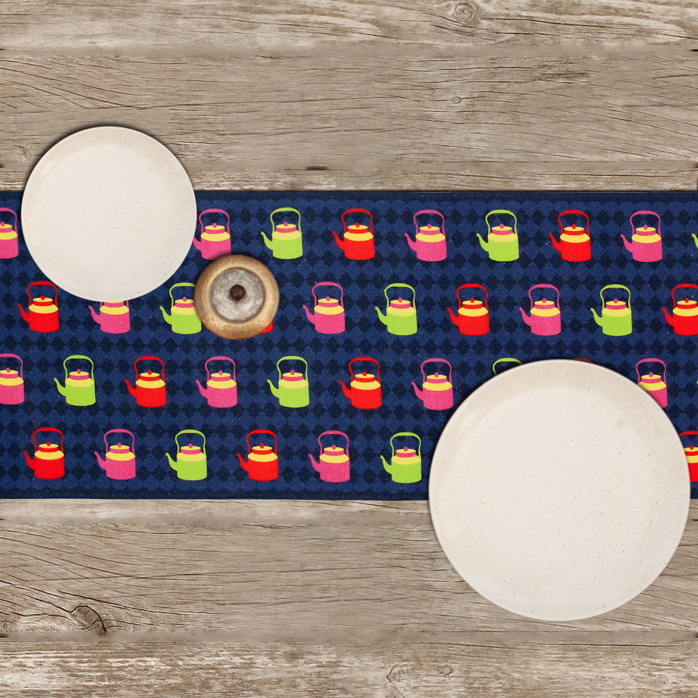 Kettle Calling Table Runner