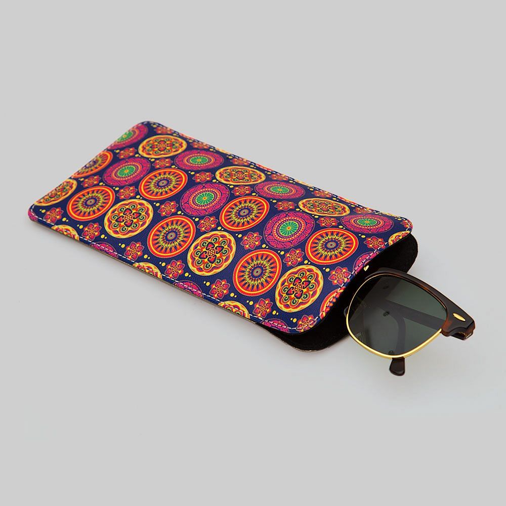 Circular Chaos Spectacle Case