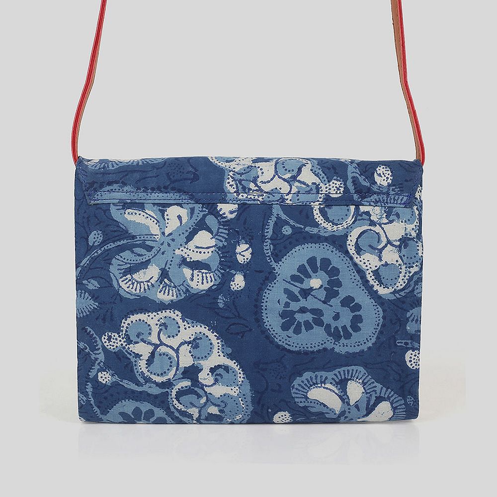 Aqua Affair Sling Bag