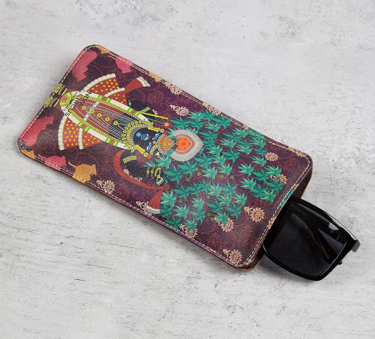 Divine Harmony Spectacle Case