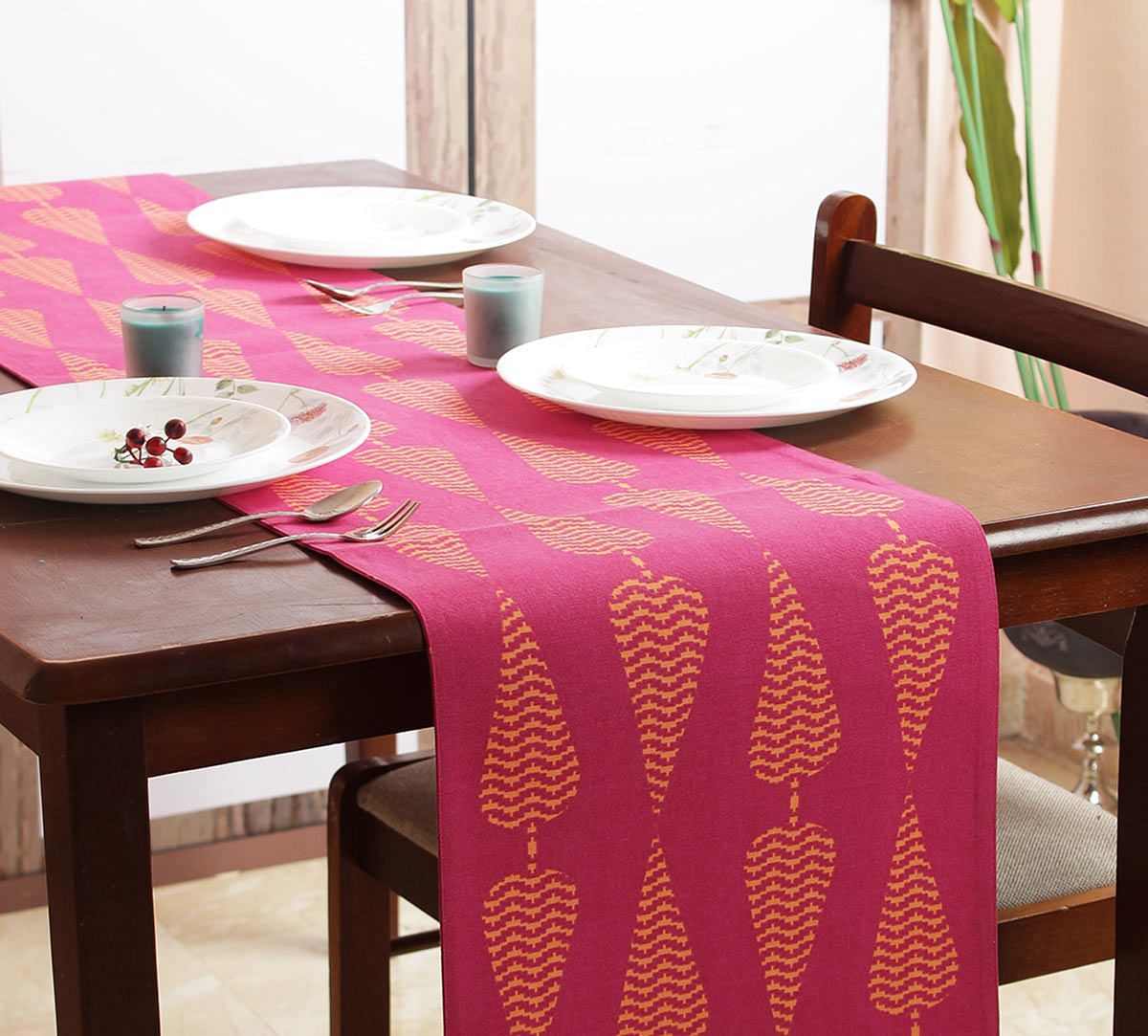 India Circus Conifer Spades Bed and Table Runner