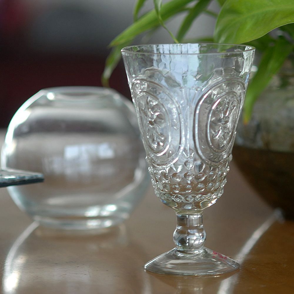  Crystal clear Embossed stem glass