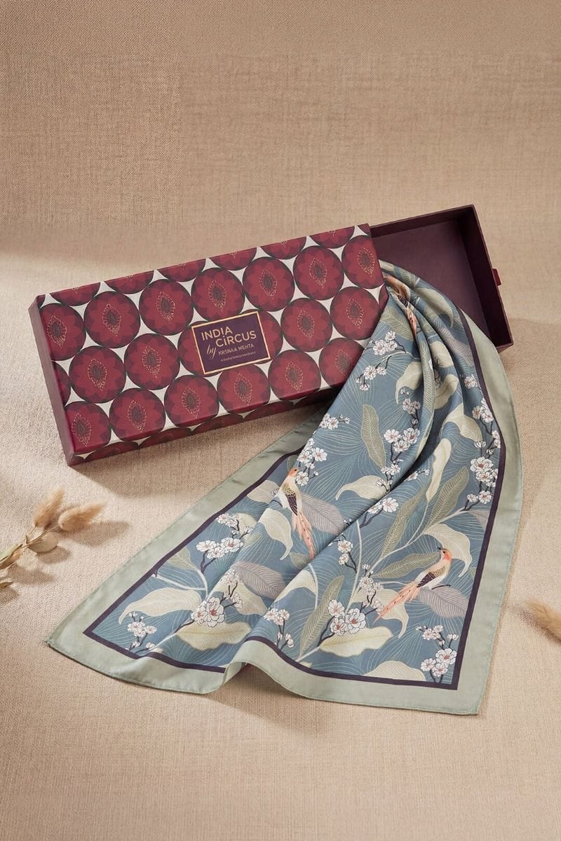 Bird land paradise Scarf