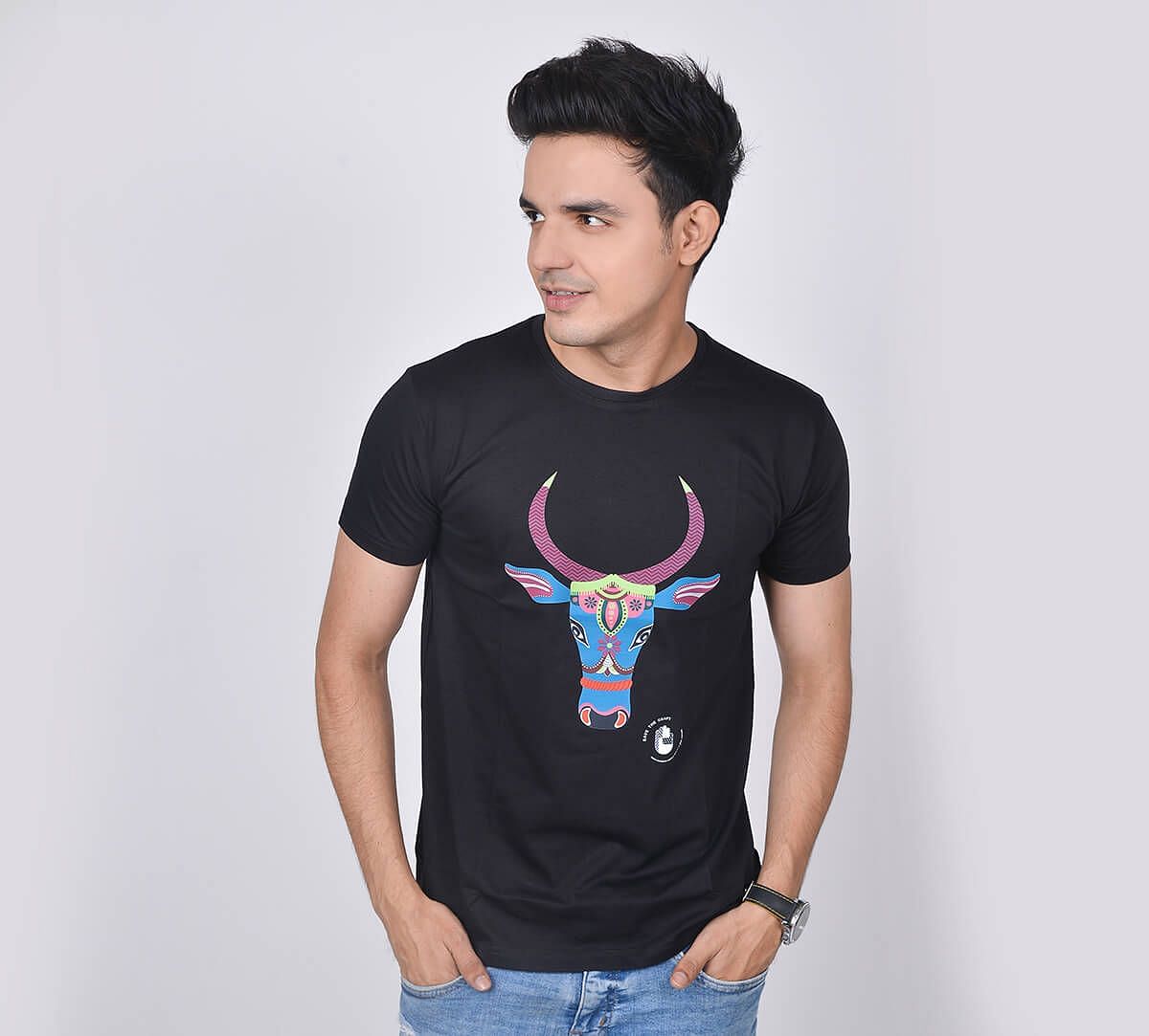 India Circus by Krsnaa Mehta Bull's Eye Unisex Extra Small T-Shirt