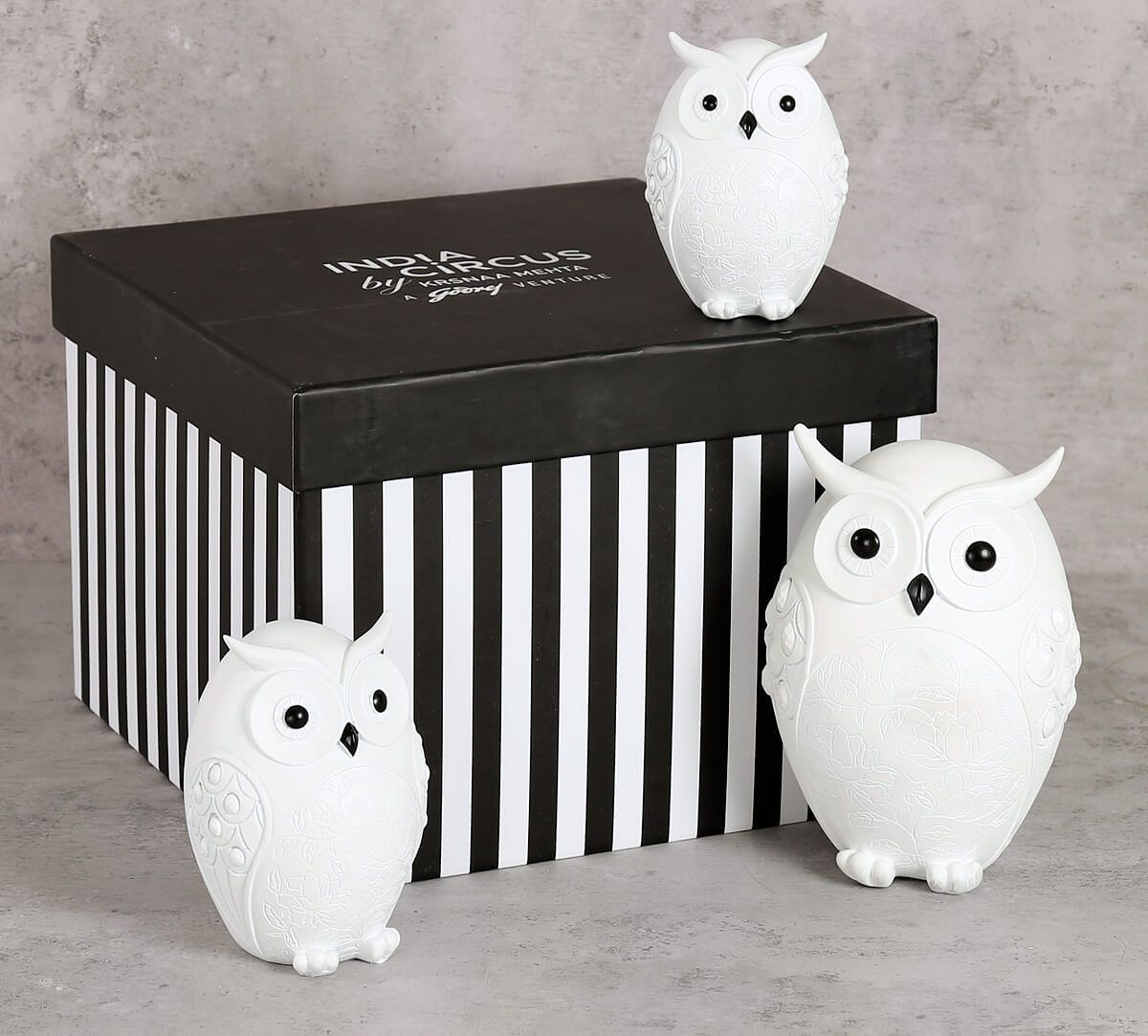 India Circus Pristine White Owl Figurine Set of 3