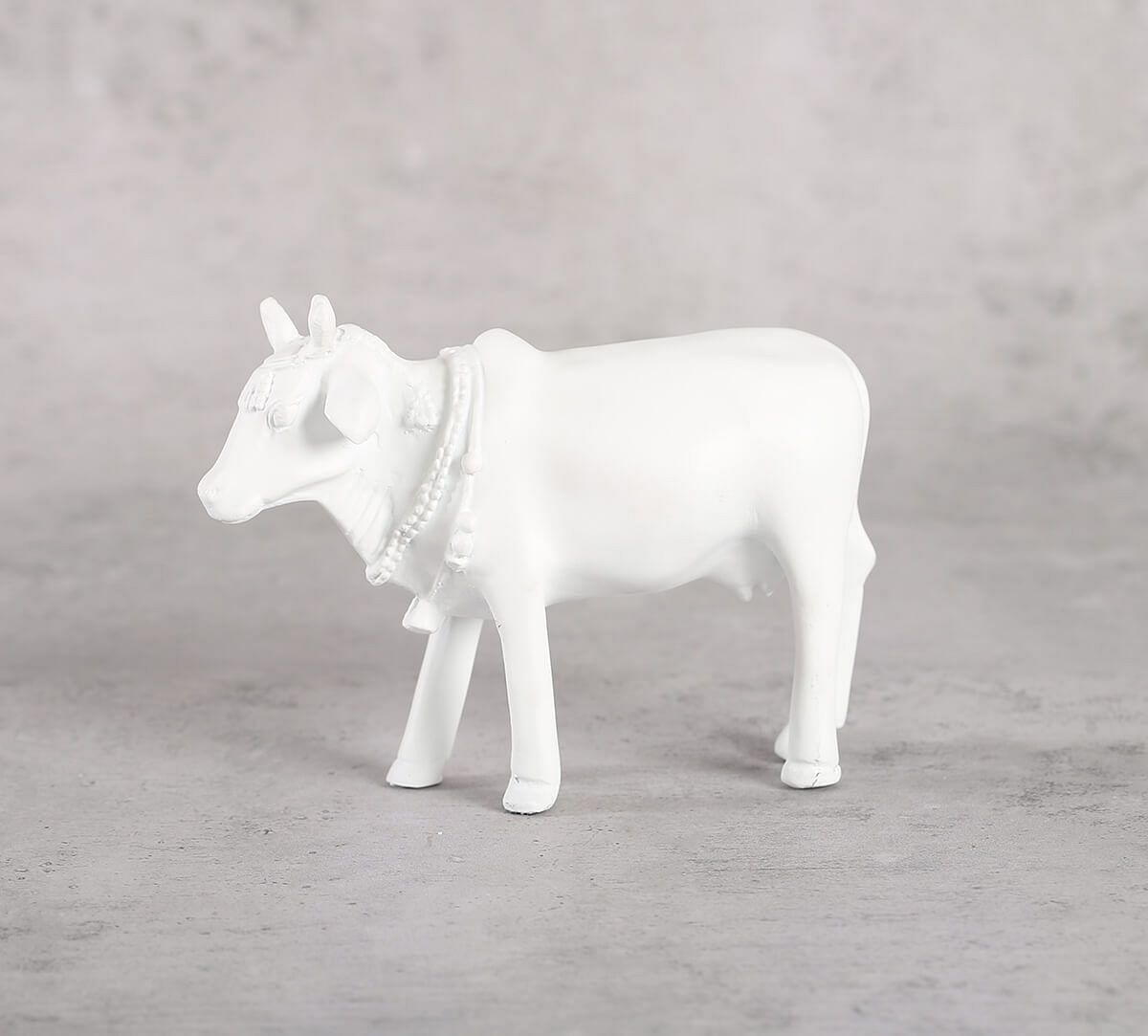 India Circus Snow White Cow Figurine