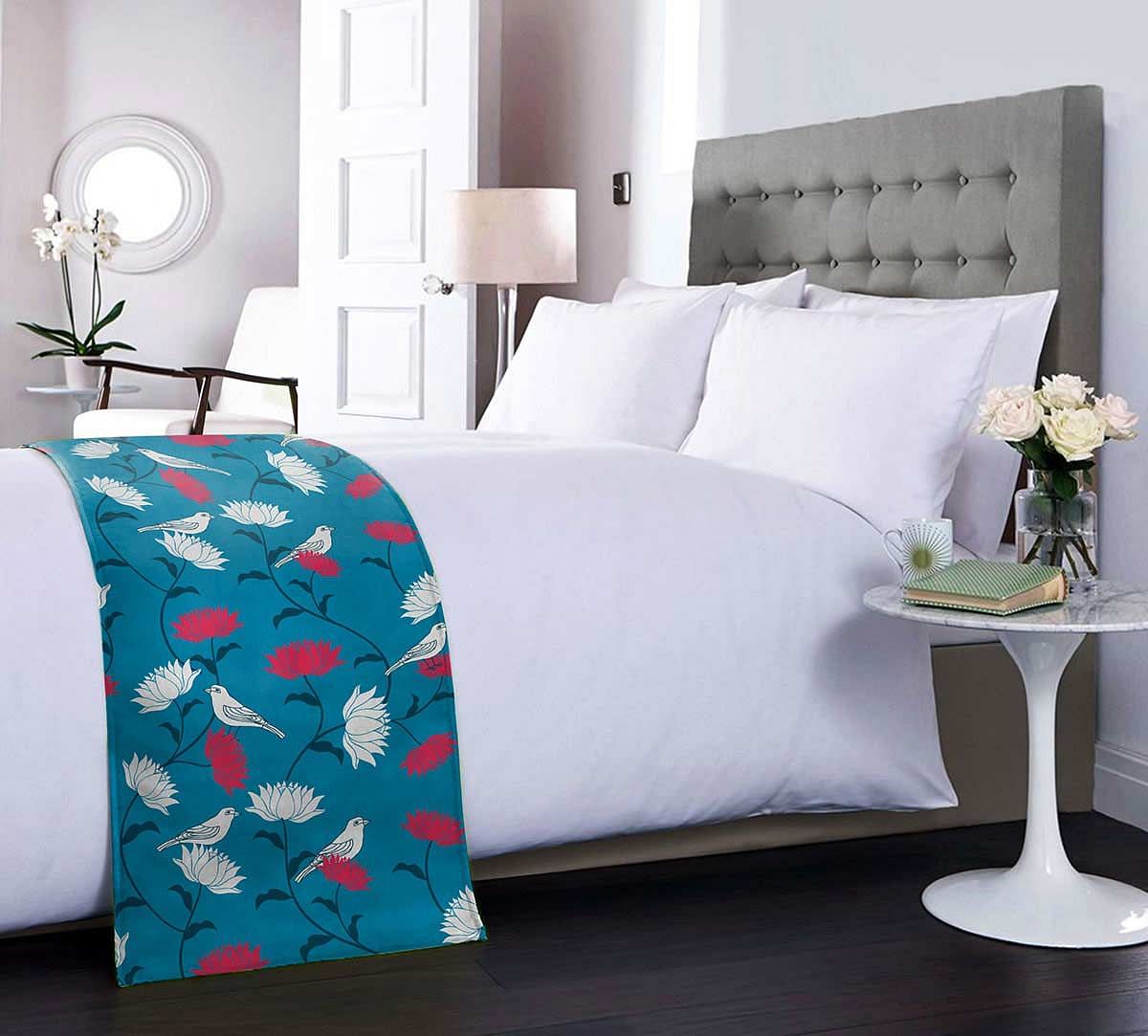 India Circus Yield of Divinity Bed and Table Runner