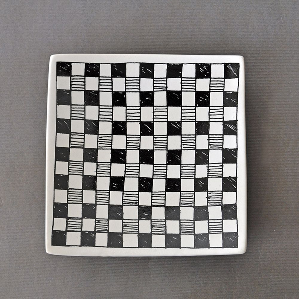 Black & White Checkered Maze Platter