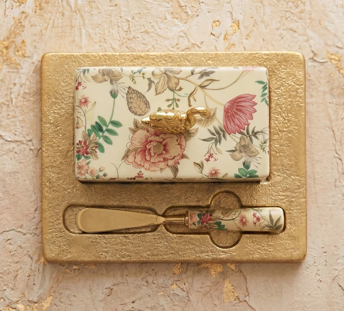Rustic Realm Butter Dish with Butter Knife