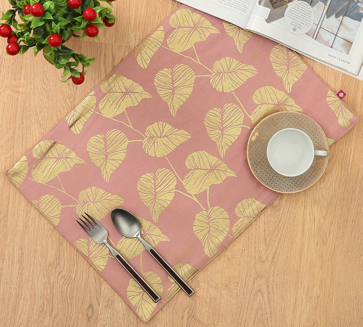 India Circus Leaf Creeper Table Mat