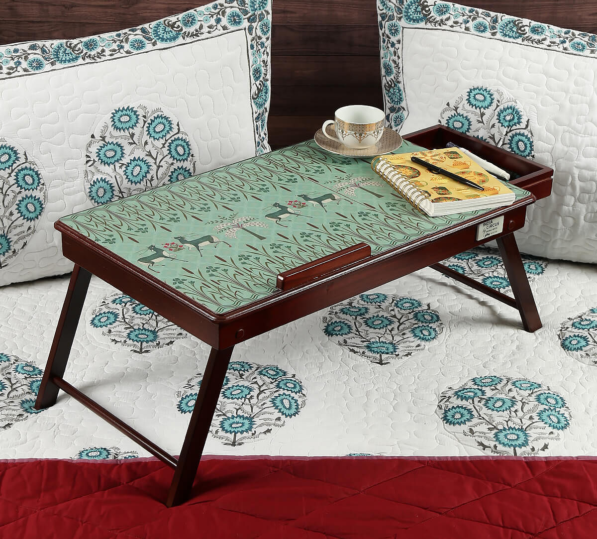 India Circus Mirroring Deer Garden Laptop Table