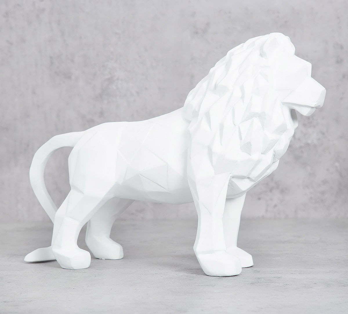 India Circus White King of Beasts Figurine