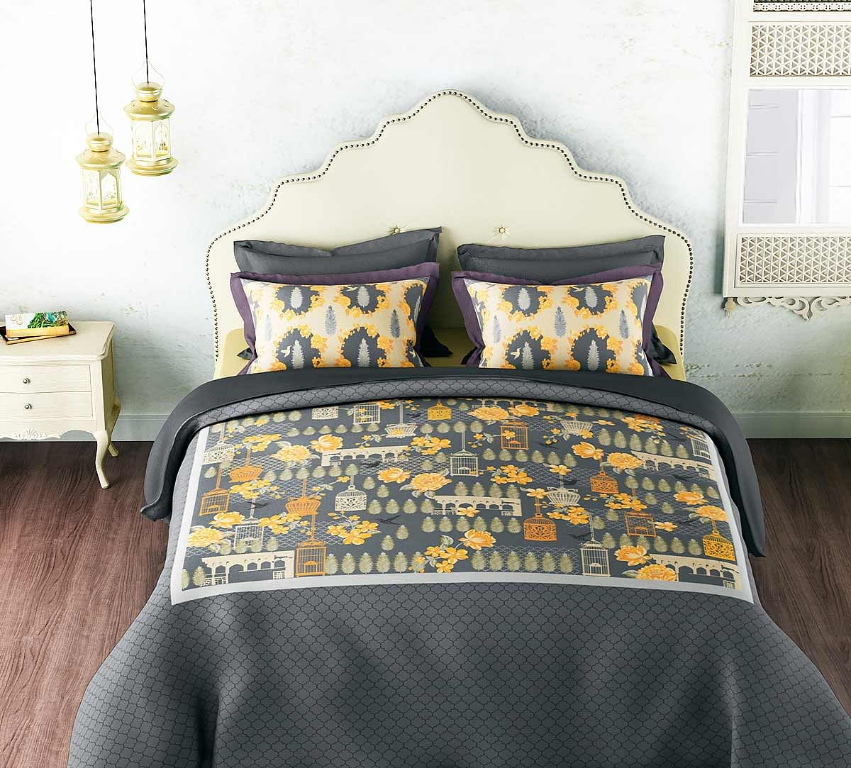 India Circus Yellow Capital Bed Sheet Set