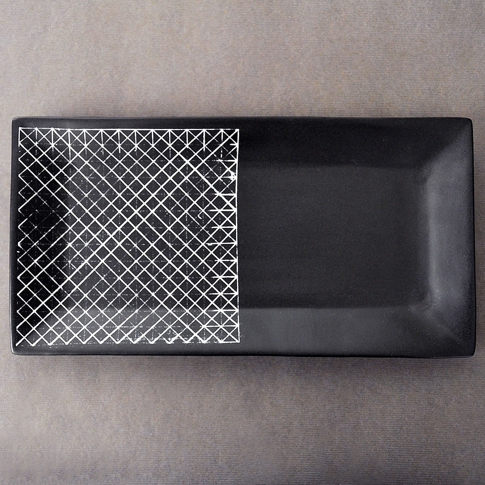 Black Linear Rectangular Platter