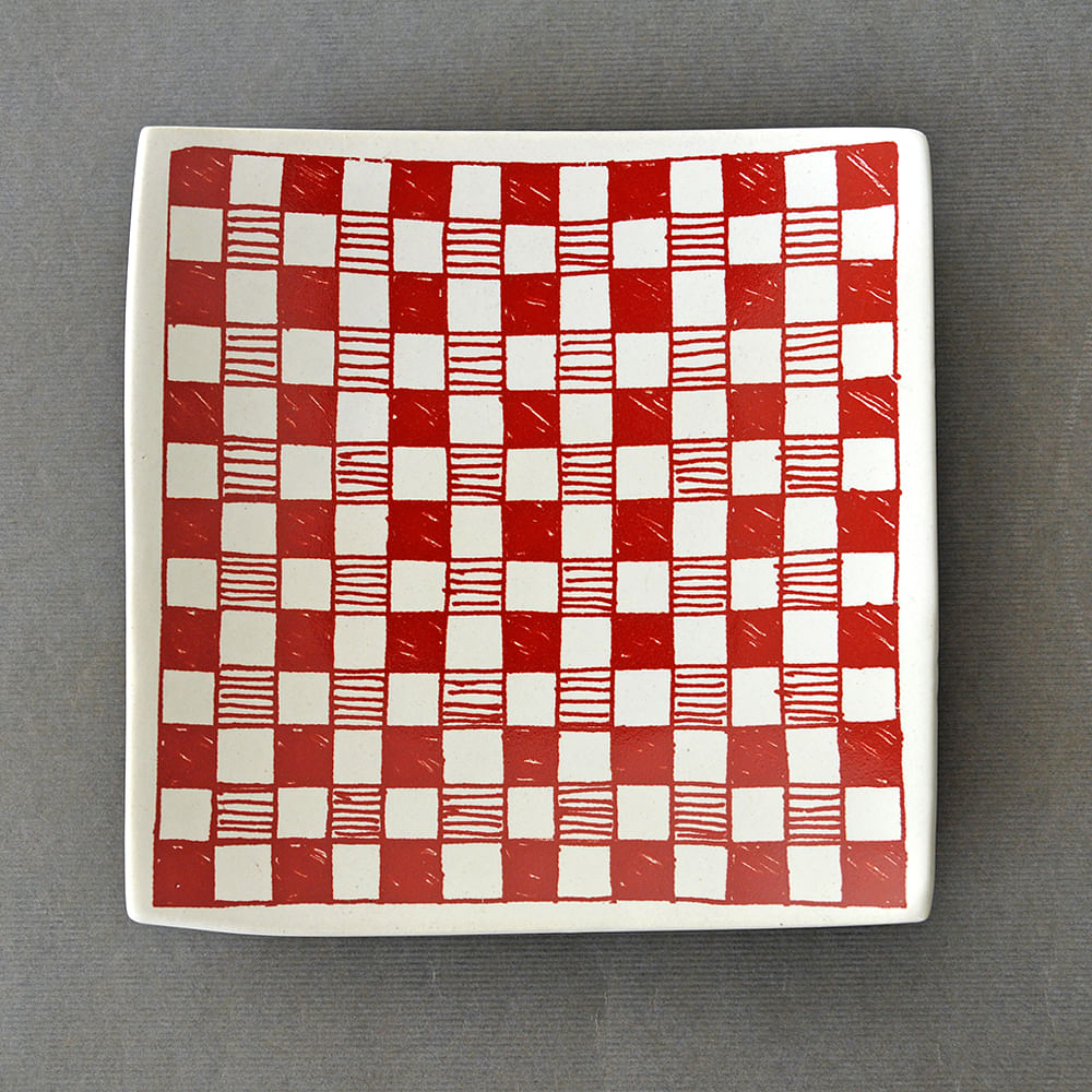 Red & White Checkered Maze Platter